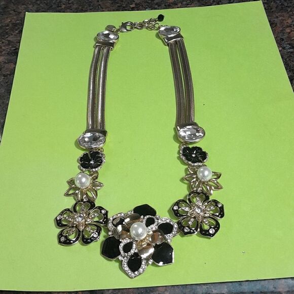 White House Black Market Statement Necklace...New - Picture 1 of 8
